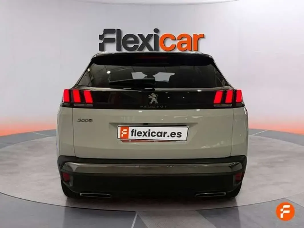 Usado Peugeot 3008 Allure 131 CV (96 kW) 2018 Blanco SUV