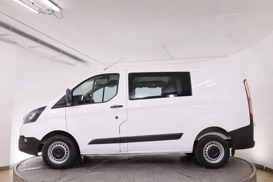 Usado Ford Transit Custom 105 CV (77 kW) 2021 Blanco Berlina