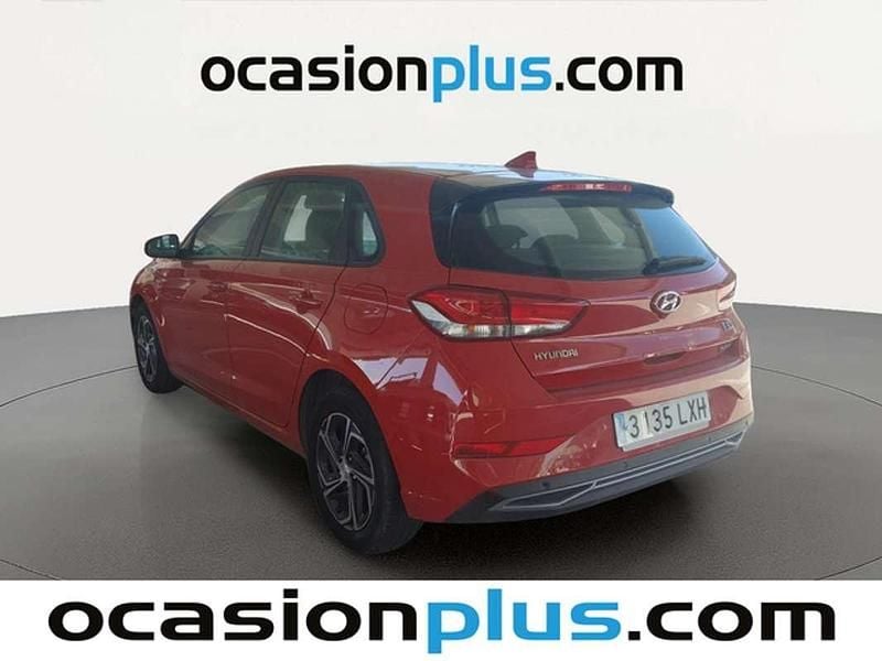 Usado Hyundai i30 120 CV (88 kW) 2022 Rojo Utilitario