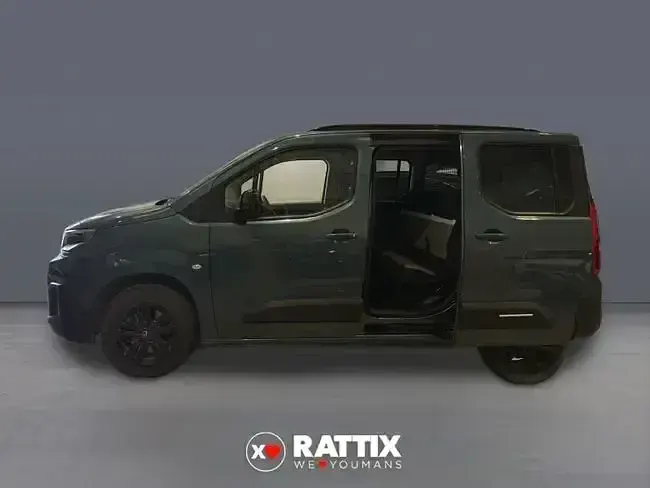 Usado Citroën Berlingo Feel 102 CV (75 kW) 2024 Negro Monovolumen