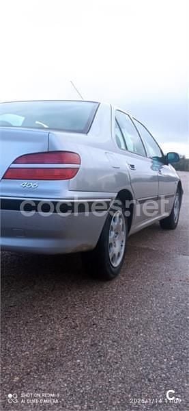 Usado Peugeot 406 90 CV (66 kW) 2000 Gris / plata Berlina