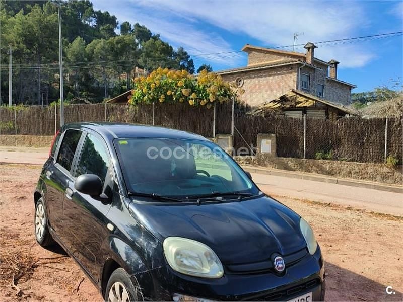Usado Fiat Panda Lounge 69 CV (50 kW) 2013 Negro Utilitario