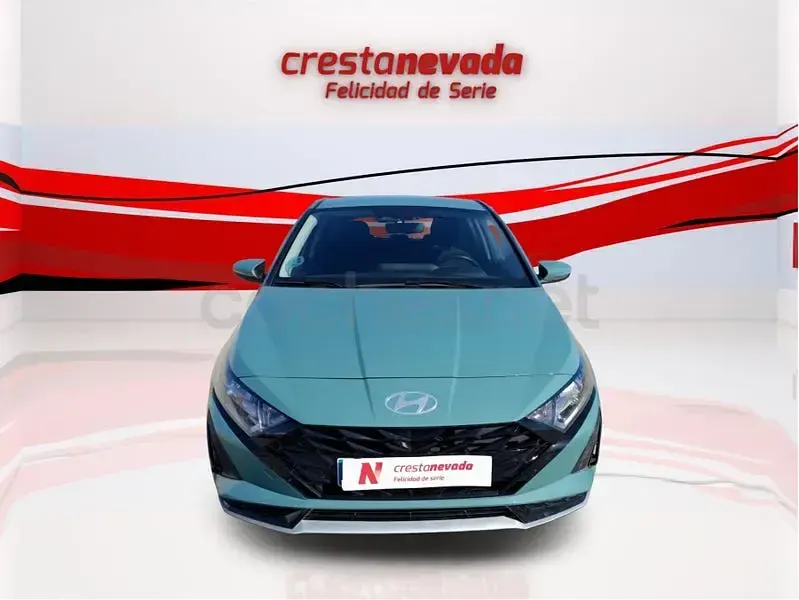 Usado Hyundai i20 100 CV (73 kW) 2024 Verde Utilitario