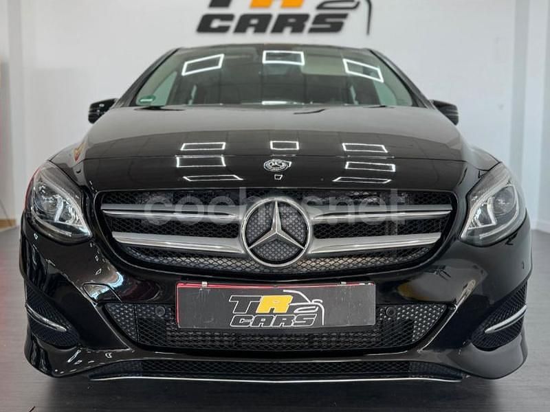 Usado Mercedes B200 136 CV (100 kW) 2018 Negro Monovolumen