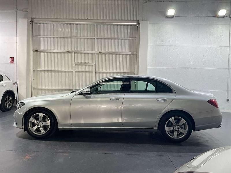 Usado Mercedes E220 Elegance 170 CV (125 kW) 2016 Gris / plata Berlina