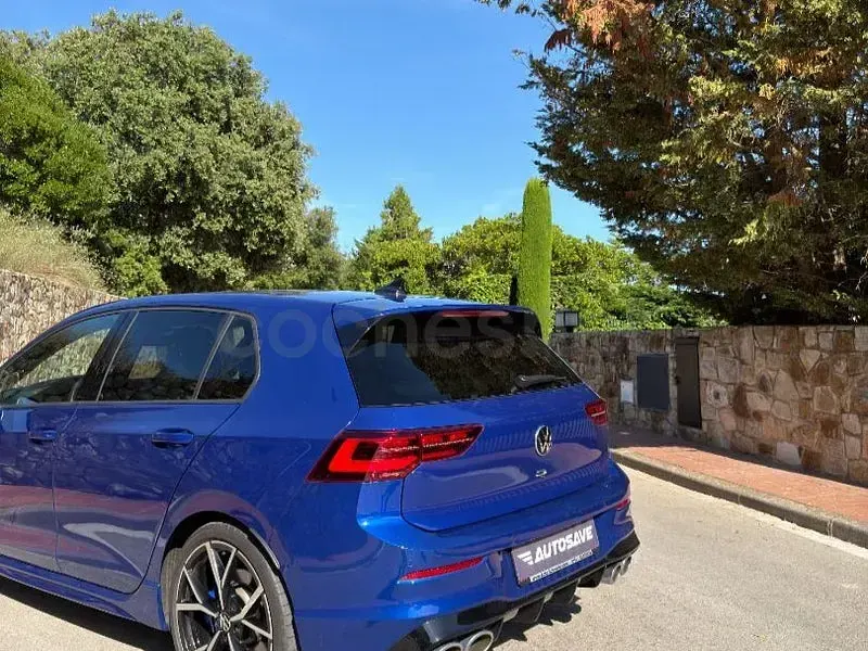Usado VW Golf VIII R 320 CV (235 kW) 2022 Azul Berlina