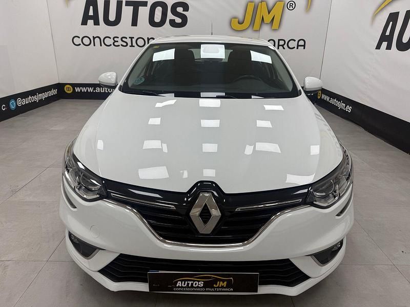 Usado Renault Mégane IV Business 115 CV (84 kW) 2020 Blanco Berlina