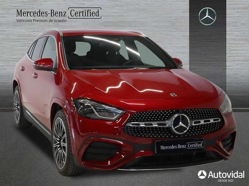 Usado Mercedes GLA220 190 CV (139 kW) 2024 Rojo SUV