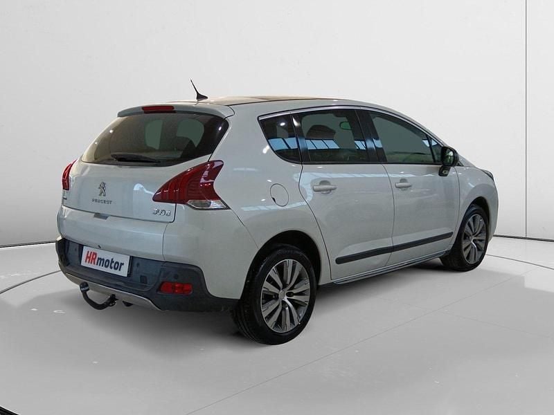 Usado Peugeot 3008 Allure 132 CV (97 kW) 2016 Blanco SUV