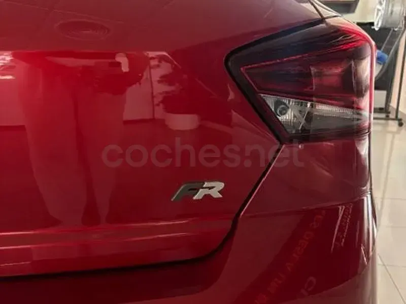 Usado Seat Ibiza FR 115 CV (84 kW) 2025 Rojo Utilitario