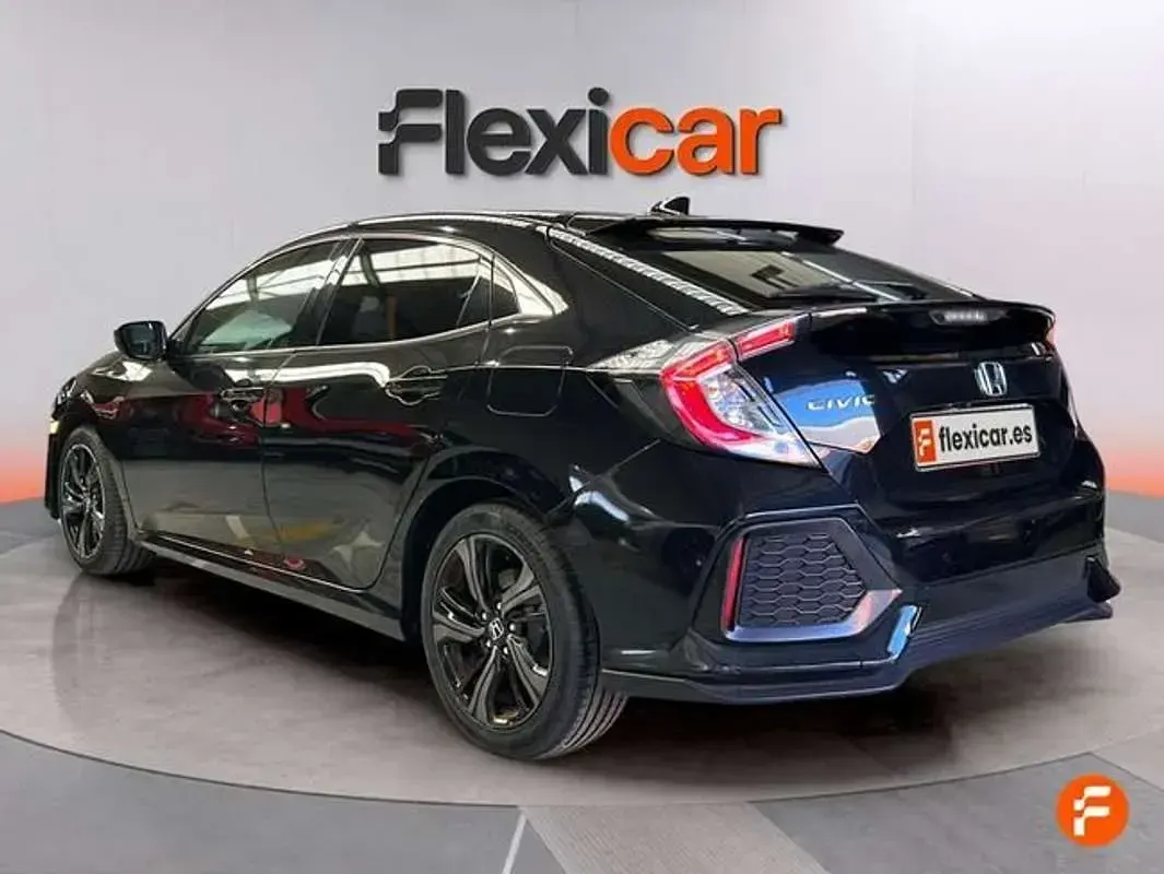 Usado Honda Civic Comfort 126 CV (92 kW) 2019 Negro Utilitario