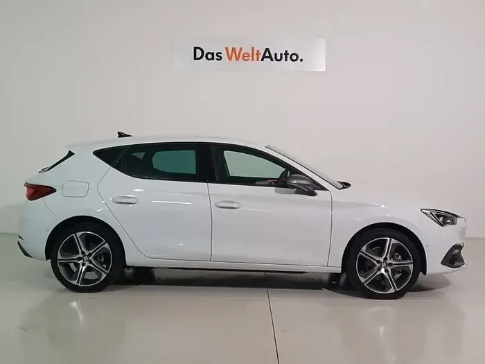 Usado Seat Leon FR 204 CV (150 kW) 2024 Blanco