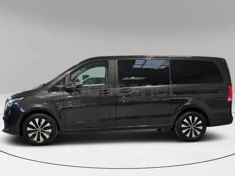 Usado Mercedes V250 190 CV (139 kW) 2023 Negro Monovolumen