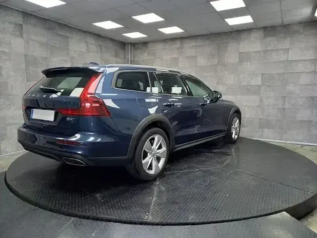 Usado Volvo V60 197 CV (144 kW) 2021 Gris Familiar