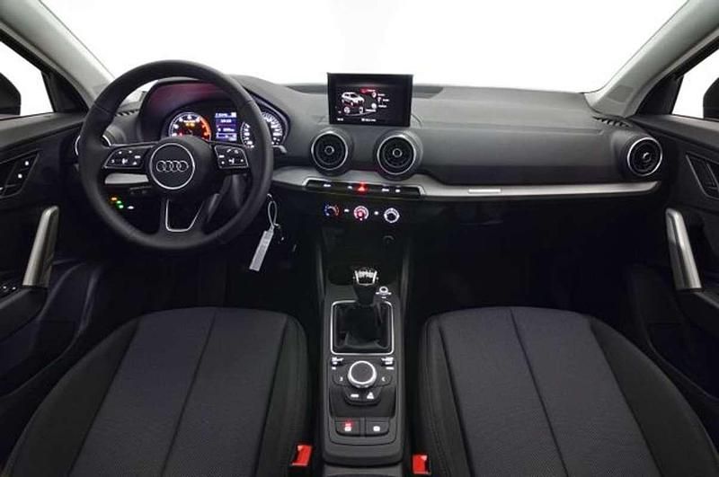 Usado Audi Q2 110 CV (80 kW) 2023 Negro SUV