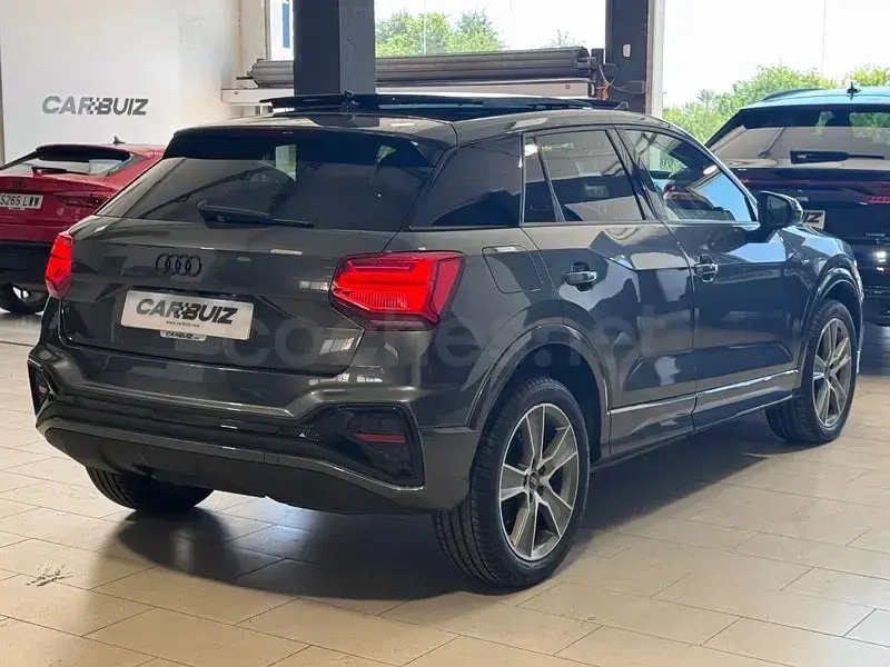 Usado Audi Q2 S-Line 116 CV (85 kW) 2022 Gris / plata SUV