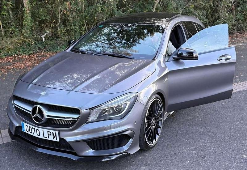 Usado Mercedes CLA45 AMG Shooting Brake AMG 381 CV (280 kW) 2016 Gris / plata Familiar
