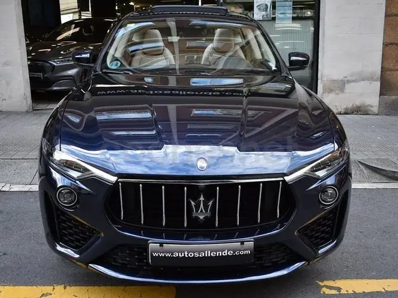 Usado Maserati Levante 350 CV (257 kW) 2021 Azul SUV