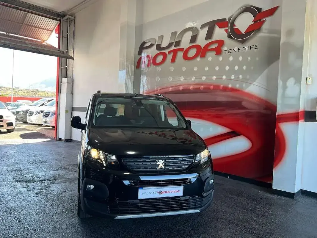 Usado Peugeot Rifter GTi 131 CV (96 kW) 2023 Negro Monovolumen