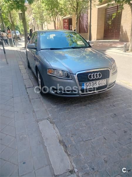 Usado Audi A4 130 CV (95 kW) 2005 Gris / plata Berlina