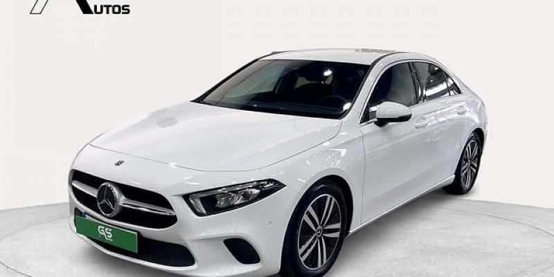 Usado Mercedes A180 136 CV (100 kW) 2022 Blanco Berlina