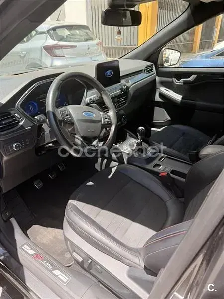 Usado Ford Kuga ST-Line X 150 CV (110 kW) 2020 Gris / plata SUV