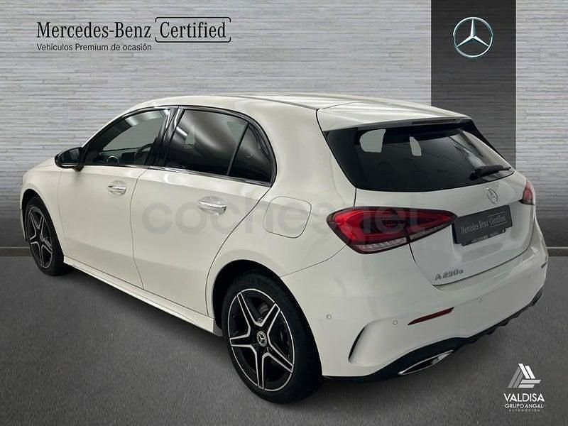 Usado Mercedes A250 AMG line 218 CV (160 kW) 2022 Blanco polar Berlina