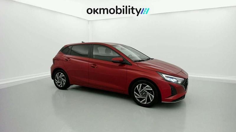 Usado Hyundai i20 101 CV (74 kW) 2024 Rojo Utilitario