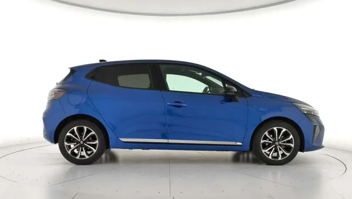 Usado Renault Clio Techno 99 CV (72 kW) 2025 Azul Utilitario
