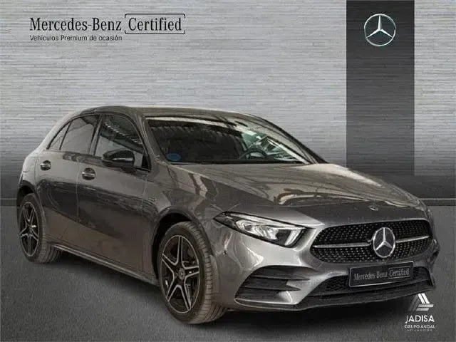 Usado Mercedes A250 218 CV (160 kW) 2021 Gris montaña Berlina