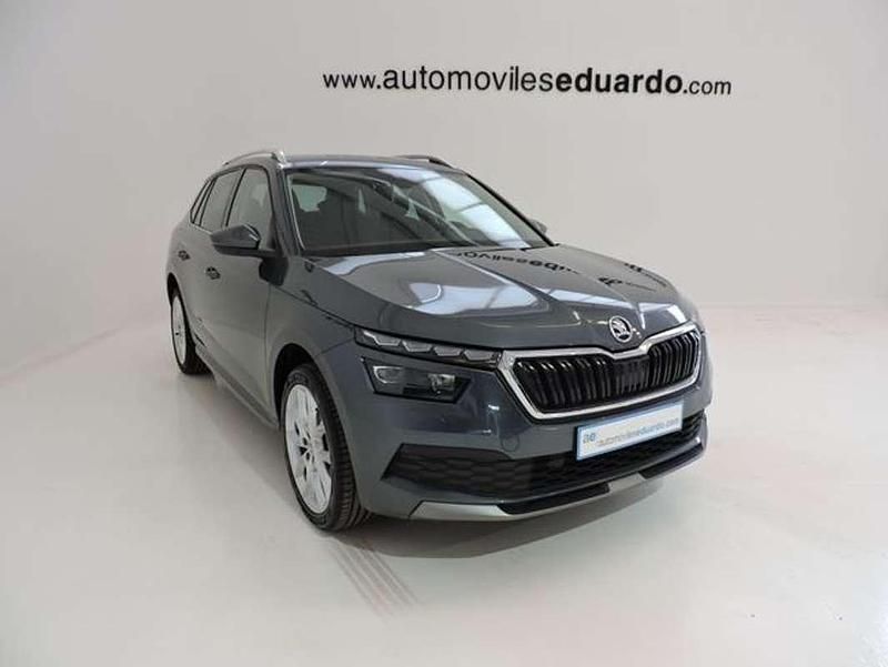 Usado Skoda Kamiq Style 116 CV (85 kW) 2020 Gris SUV