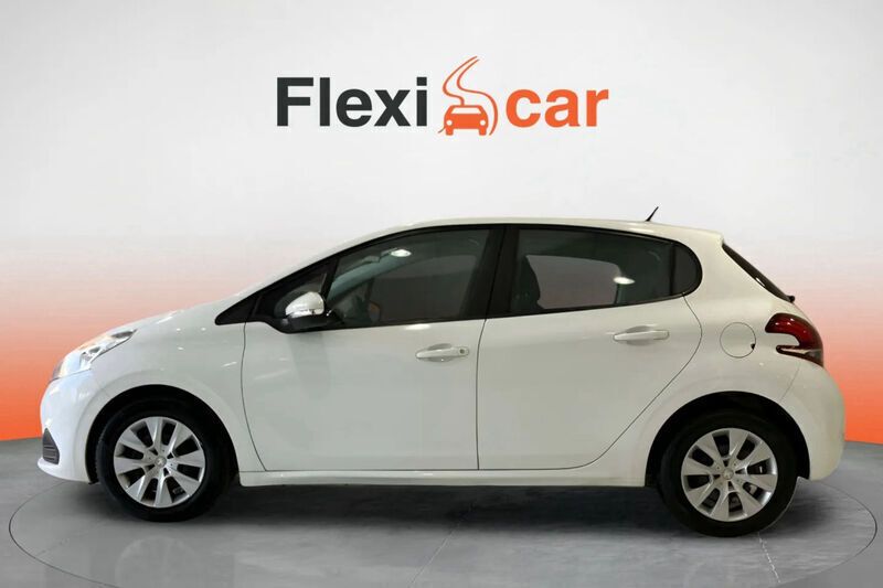 Usado Peugeot 208 Access 75 CV (55 kW) 2017 Blanco Utilitario