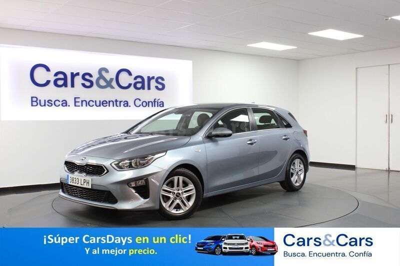 Gris Usado 2021 Kia Ceed Berlina | 14.995 € (Precio justo) - Imagen 1/4