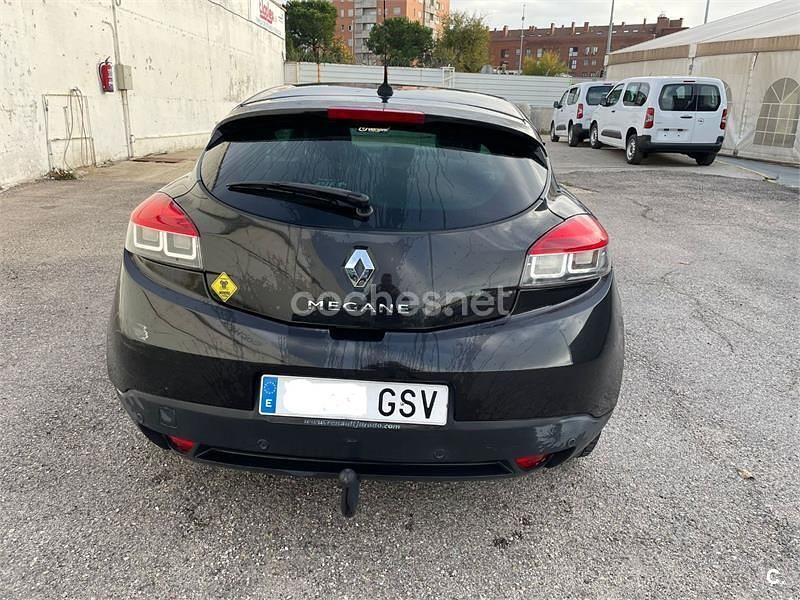 Usado Renault Mégane Dynamique 140 CV (102 kW) 2010 Negro Berlina