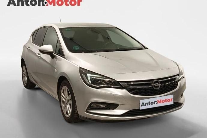 Usado Opel Astra Dynamic 125 CV (91 kW) 2018