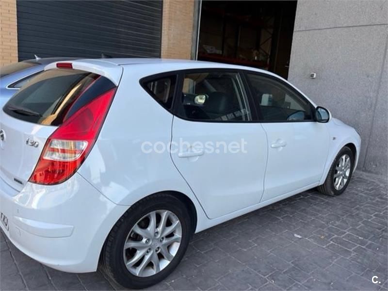 Usado Hyundai i30 Sport 115 CV (84 kW) 2007 Blanco Berlina