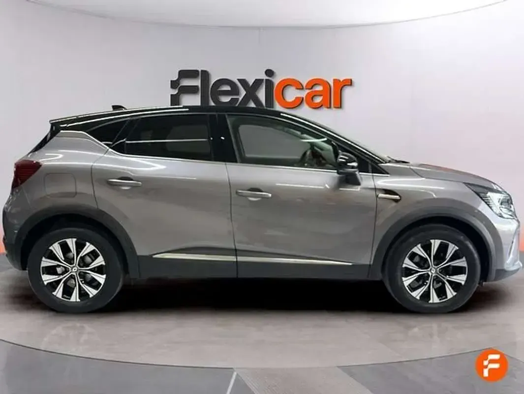 Usado Renault Captur Techno 91 CV (66 kW) 2023 Gris SUV
