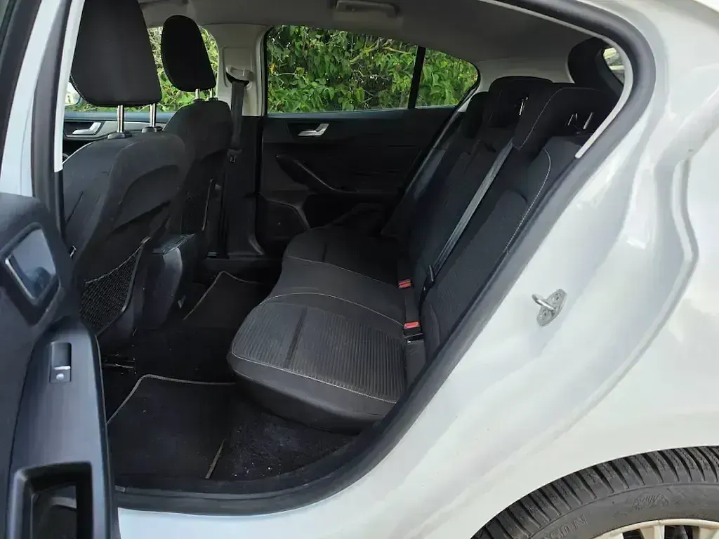 Usado Ford Focus Titanium 125 CV (91 kW) 2022 Blanco Utilitario