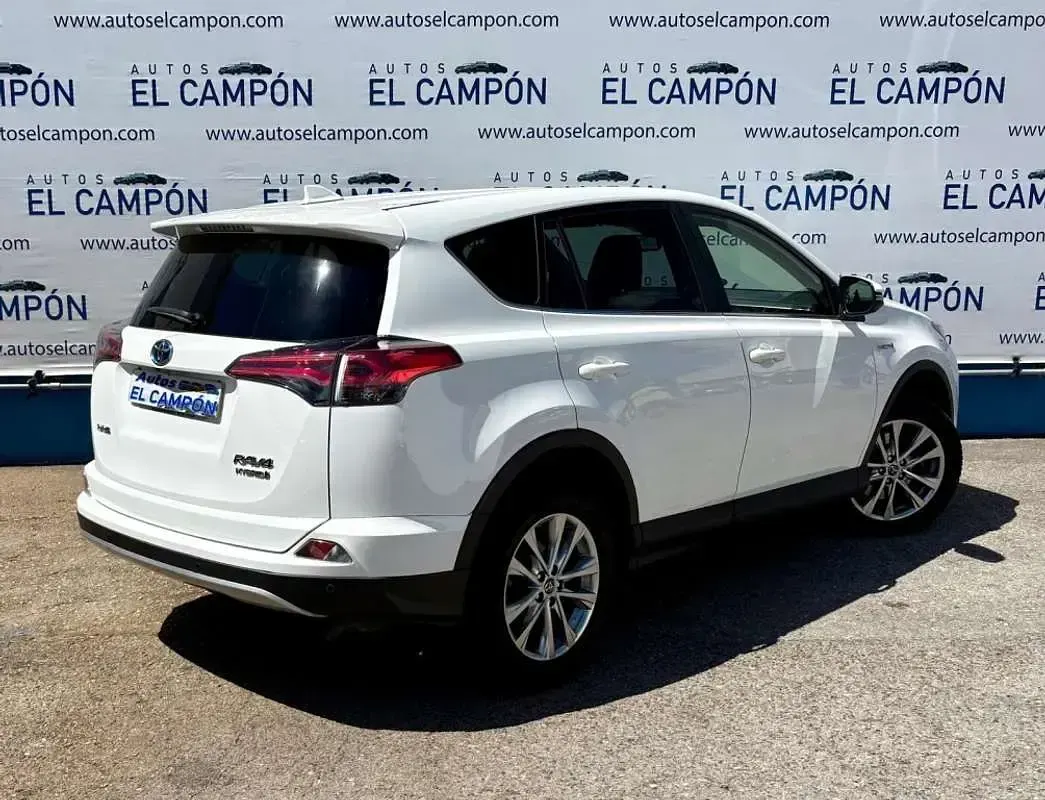 Usado Toyota RAV4 Hybrid Advance 197 CV (144 kW) 2017 Blanco SUV