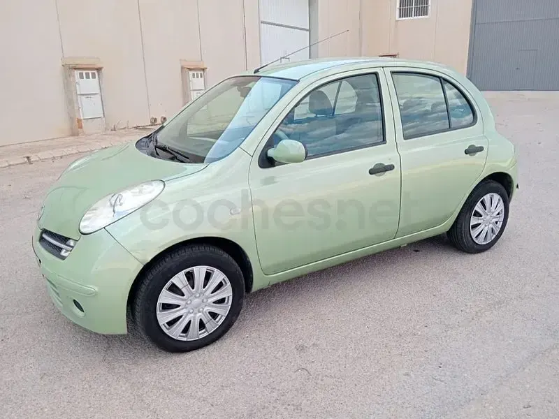 Usado Nissan Micra Acenta 82 CV (60 kW) 2005 Verde Utilitario