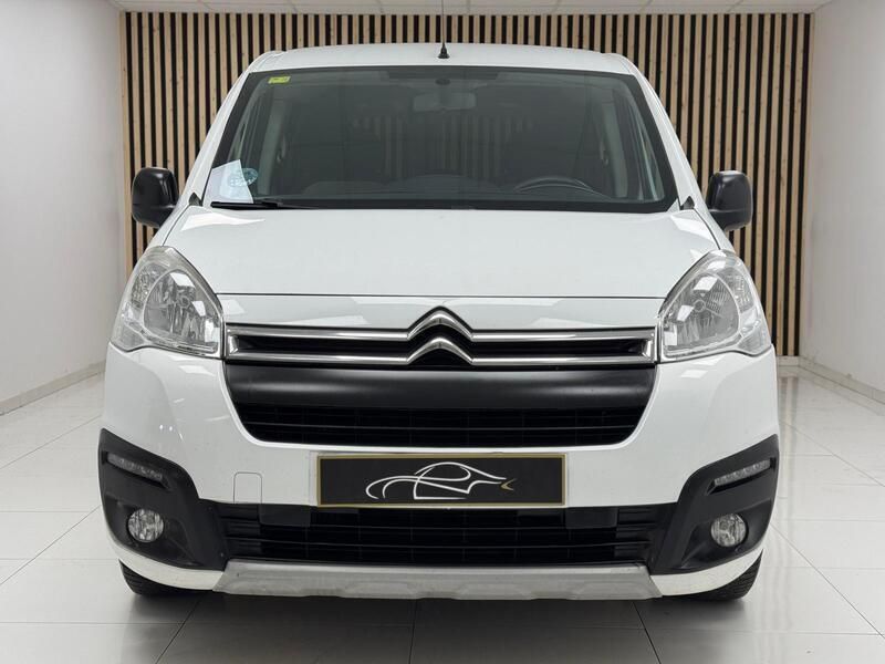 Usado Citroën Berlingo Live 100 CV (73 kW) 2018 Blanco Monovolumen