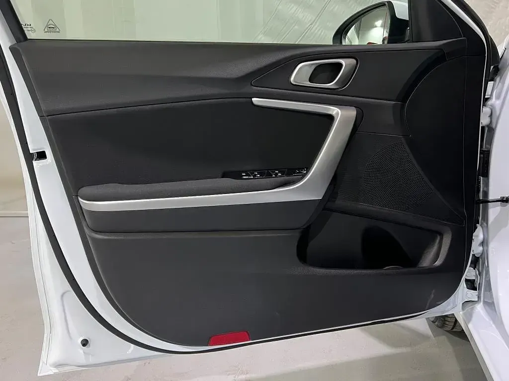 Usado Kia Ceed 100 CV (73 kW) 2025 Blanco Utilitario