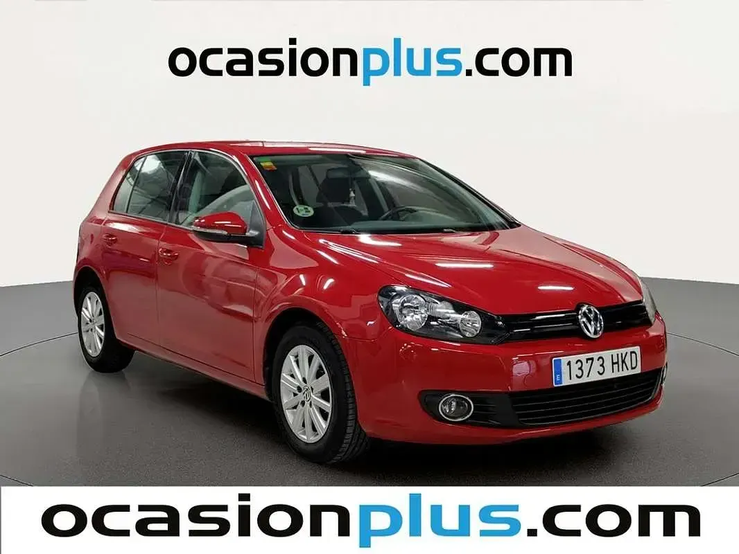 Usado VW Golf VII Advance 105 CV (77 kW) 2012 Rojo Utilitario