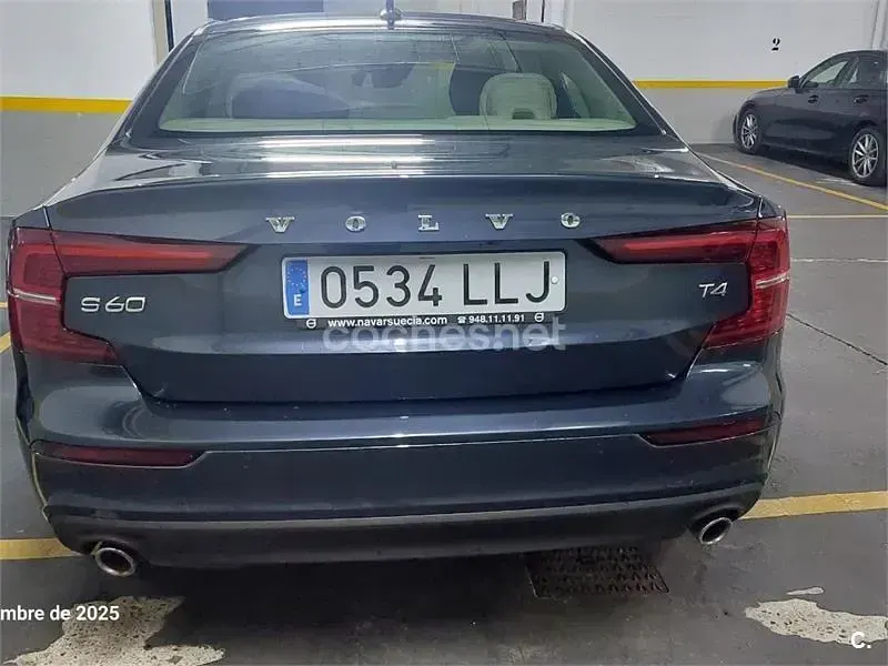 Usado Volvo S60 Business Edition 190 CV (139 kW) 2020 Azul Berlina