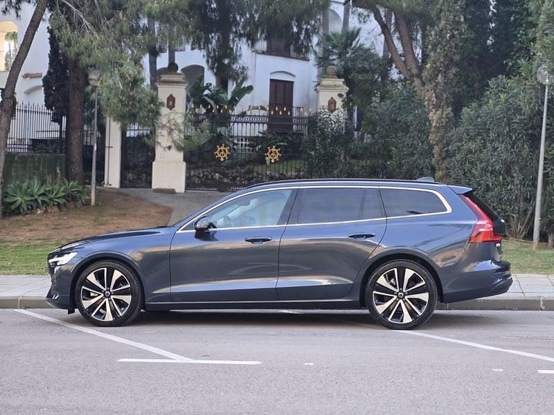 Uusi Volvo V60 Core 197 HP (144 kW) 2025 Harmaa Farmari