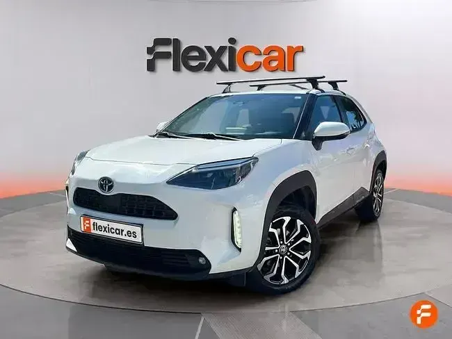 Usado Toyota Yaris Active 116 CV (85 kW) 2024 Blanco Utilitario