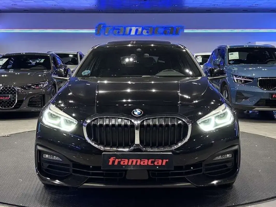 Usado BMW 118 Sport Line 150 CV (110 kW) 2023 Negro Utilitario