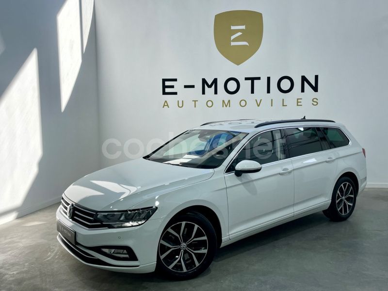 Blanco Usado 2021 VW Passat Executive Familiar | 19.900 € (Precio justo) - Imagen 1/4