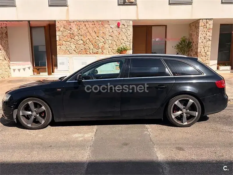 Usado Audi A4 163 CV (119 kW) 2012 Negro Familiar