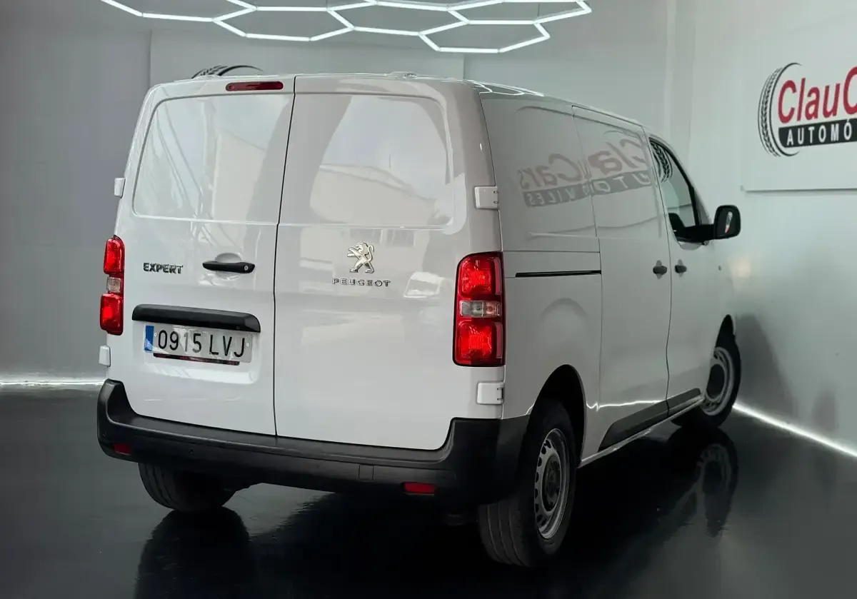 Usado Peugeot Expert Premium 145 CV (106 kW) 2022 Blanco Van